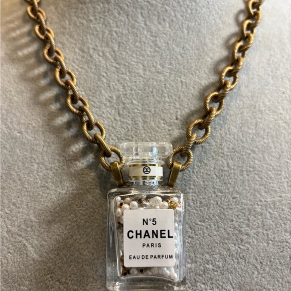 Handmade Jewelry - CHANEL N°5 Gold-Tone Perfume Bottle Pendant Necklace